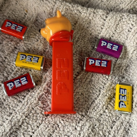 Vintage Winnie the Poo Pez Dispenser with 6 Pez Packets - Picture 5 of 5